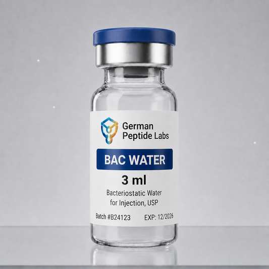 Laborhilfsstoff Bac-Water 3ml von German Peptide Labs, sterile Wasser für Laboranwendungen, in einer Spritze.